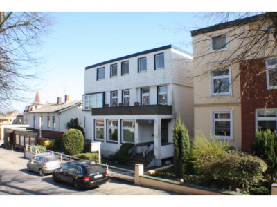 ansehnliches Mehrfamilienhaus in begehrter Lage von Malente