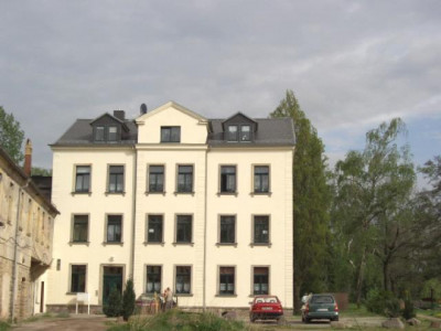 Individuelle Dachgeschosswohnung in schönem Herrenhaus ... herrlicher Blick ins Grüne!