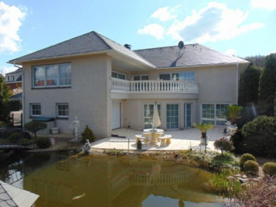 Freistehende Villa am Elten Berg