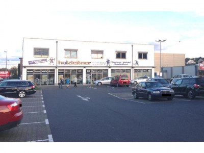 Tolle ebenerdige Verkaufs- und Ausstellungsfläche an stark frequentierter Bonner Straße -erweiterbar