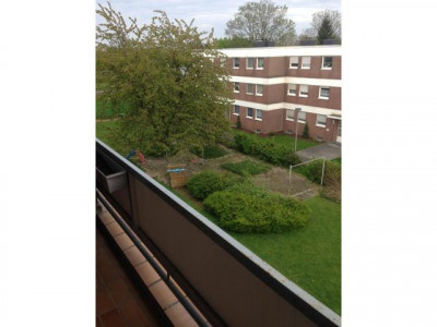 Gut geschnittene 3 Zimmer Wohnung mit 2 Balkonen in ruhiger Anliegerstraße - 75m²