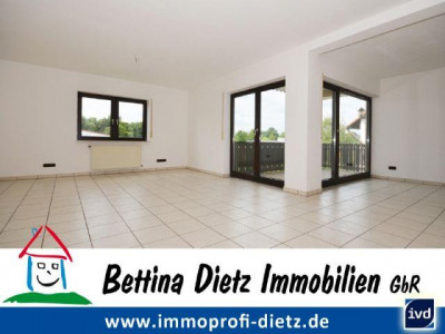DIETZ: Provisionsfreie 4 Zimmer-Wohnung im Nordring von Dieburg - 2 Balkone und optionale Garage
