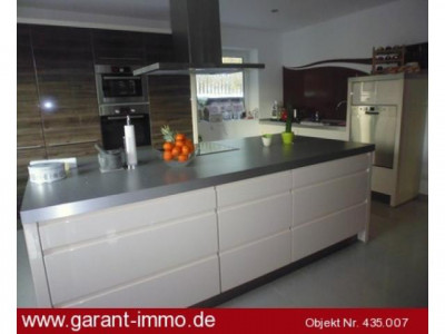 Ca. 5.000 qm Anwesen mit Haupthaus und Nebenhäusern in guter Ortsrandlage von Bad Teinach!