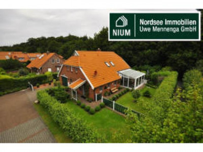 ** TOP-EXKLUSIVES FRIESENHAUS - DIREKT AM WALD - SACKGASSE - WINTERGARTEN!