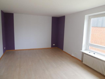 Große 4-Zimmer-Wohnung mit Balkon in Fredenberg