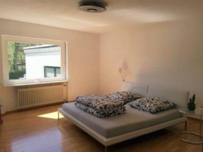 Luxuriöses Wohnhaus in Südlage mit unverbaubarem Blick!