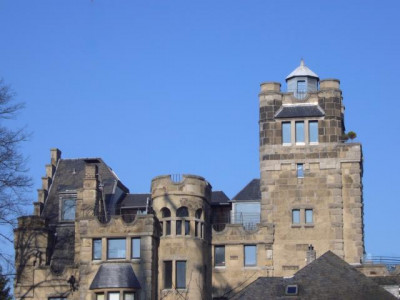 Penthousewohnung in Burgvilla am Rhein