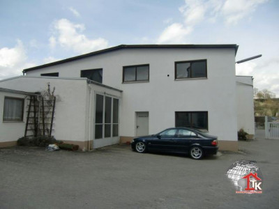 Kfz.-Werkstatt zu vermieten, hohes Tor auch für LKW geeignet, Lagerfläche in Wolnzach OT Nlb.