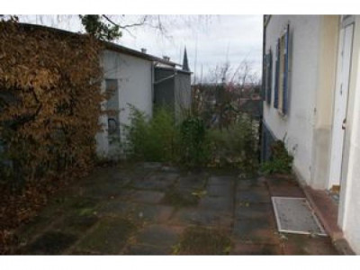 Edle Altbauwohnung mit Flair sucht niveauvollen Akademiker