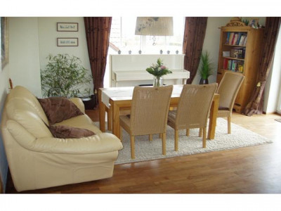 WOHNWELT IMMOBILIEN: Helle, geräumige 4-Zi.-Maisonette-Whg. mit  Balkon