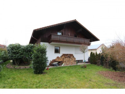 Einfamilienhaus mit Garage in ruhiger Siedlungslage von Plattling