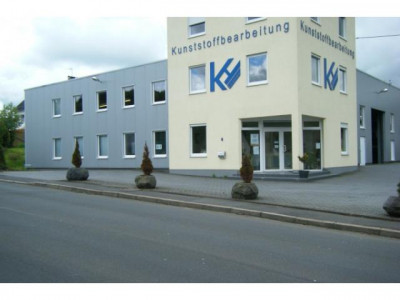 Gepflegte Fabrikhalle mit Bürotrakt sucht Nachmieter!