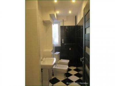 sofort bezugsfrei: TOP sanierte 2 Zimmer ETW mit Balkon in Wilmersdorf