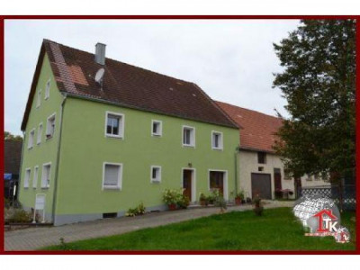 Komplett vermietet! Gepflegtes 2-Familienhaus mit Nebengebäude und Scheune