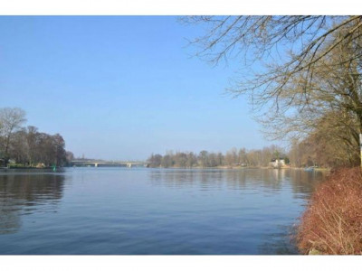 Dachgeschosswohnung direkt am Wasser! Wertstabile Kapitalanlage