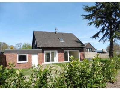 Mit unverbautem Blick auf Wiesen und Felder!