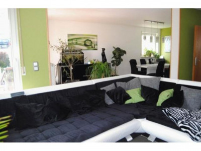 Aussergewöhnliche und helle Maisonette-Wohnung