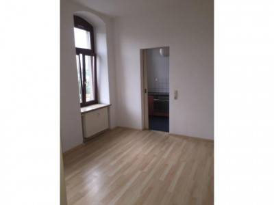 Wohnen zentral mit Balkon und großem Wohnzimmer!