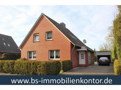 Saniert & Renoviert!! Gepflegtes Einfamilienhaus mit Carport, Gartenanlage und Dachterrasse in zentraler Wohnlage !