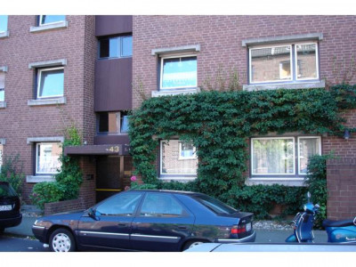 großzügige, sonnige 2-Zimmer-Wohnung mit Balkon in ruhige Grünlage Düsseldorf-Unterrath