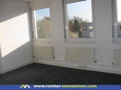 Rampenlager mit Büro