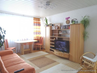 Schöne, helle 3-Zimmer-Wohnung mit Balkon und Gartenmitbenutzung in Neutraubling. Vermietet.