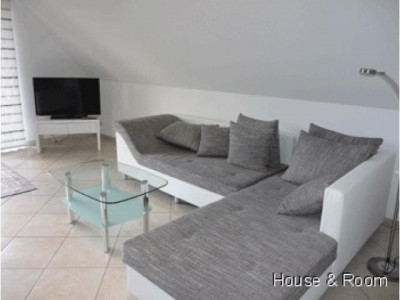 Helle und moderne 2 Zimmer-Wohnung mit überdachtem Balkon!