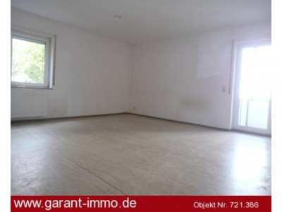 Wohnparadies im Grünen und doch nahe bei der Stadt: Hochwertige Eigentumswohnung mit Balkon