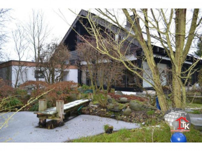 Wohnen und Arbeiten möglich! EFH mit Praxisanbau, Garagen, Traumgarten in Zeil am Main