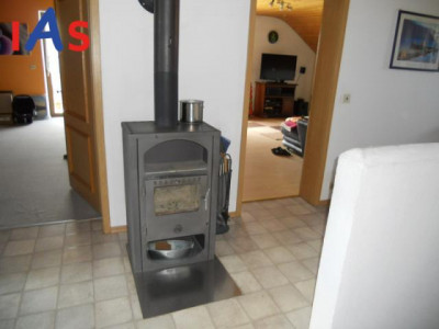 Helle 3 1/2-Zimmerwohnung in Zweifamilienhaus in ruhiger Lage von Langquaid zu vermieten!