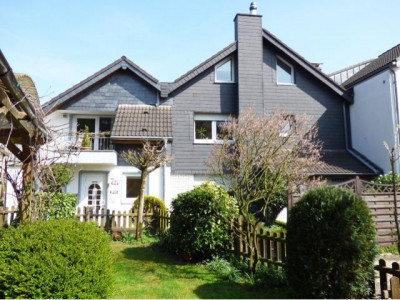 Eine sichere Kapitalanlage: Zweifamilienhaus mit 225 m² Wfl. in gefragter Lage am Leimbacher Berg