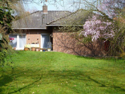 fi-con Immobilien * Geräumiger Bungalow ruhig gelegen,mit nicht einsehbarem Garten