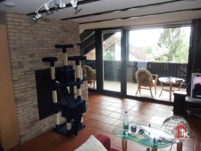 Moderne, sonnige 3 Zi. DG-Wohnung mit Balkon und Stellplatz in Wörnitz