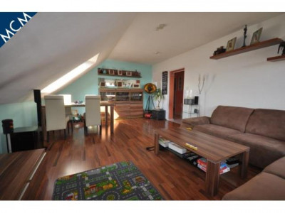 @MCM Schöne Dachgeschoßwohnung in Kalbach sucht neue Mieter