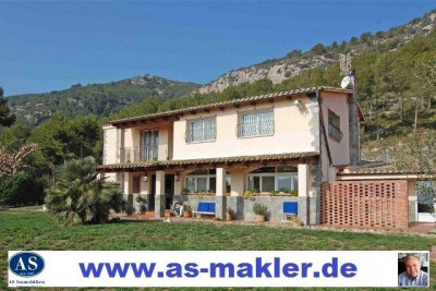 Landhaus mit super Gestüt (Pferdefarm) auf ca. 110.000 qm Land zu verkaufen!!!