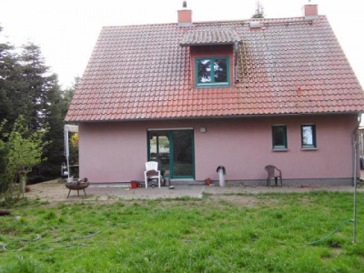 Einfamilienhaus in ruhiger, naturnaher Ortsrandlage