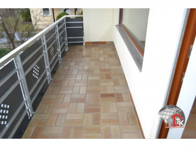 Freundliche 3ZW, 1. Stock, mit Balkon und EBK in Röttenbach