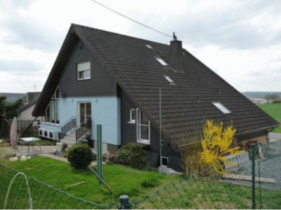 Traumhaftes 8- Zimmer Einfamilienhaus in ruhiger Lage