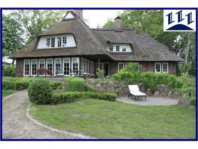 EDV-Nr. 11070 - Exklusives Reetdachanwesen mit See!