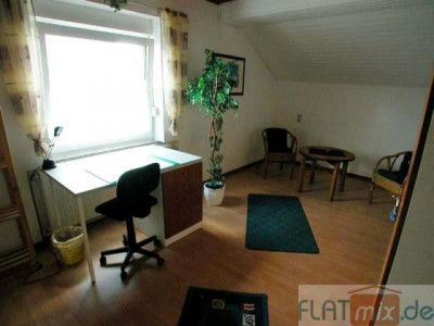 FLATmix.de/ Helle Muster-Zimmer in 3-ZKB- Wohnung