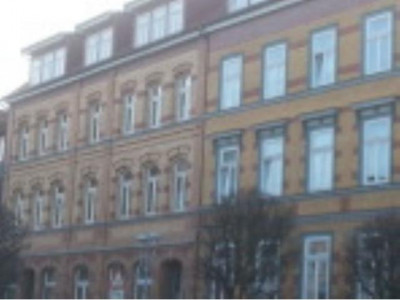 Renditeobjekt: 2 Wohnhäuser mit einem kleinen Laden und Baumöglichkeit für MFH