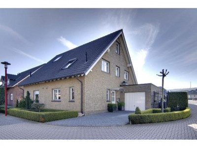 Modernes WOHNEN am Ortsrand von Elten