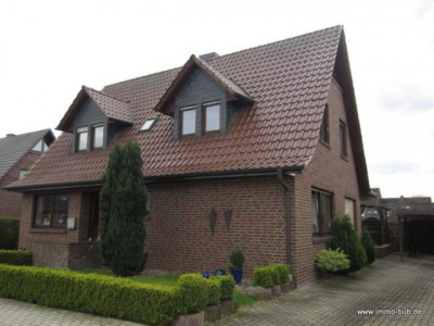 ***RUHIG GELEGENES ZWEIFAMILIENHAUS, NATÜRLICH AUCH ALS EFH NUTZBAR, SUCHT NEUEN EIGENTÜMER!!!***