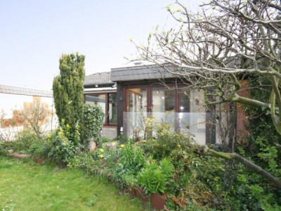 Ruhe und Geborgenheit im ebenerdigen Bungalow mit Vollkeller - Keine Käuferprovision!