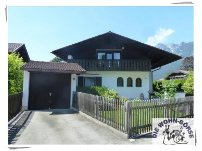 * Einfamilien-Haus mit schönen Räumen in zentrumsnaher Lage *