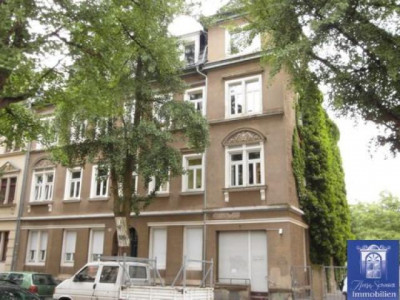 Ruhige Lage! Wunderschöne Wohnung mit Dielen und Einbauküche wartet! Gleich anrufen!