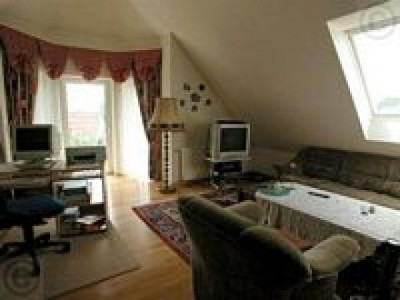 FLATmix.de / Freundliche, möblierte 2-Zimmer-Küche-Bad-Wohnung mit EBK