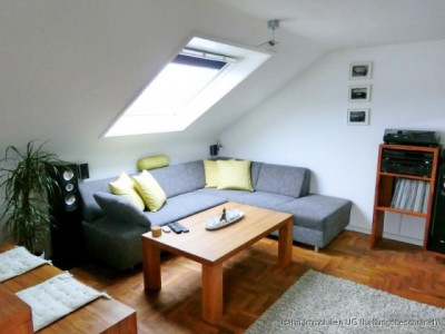 ** PERFEKTION auf 61m²:  3-Zi.-DG-Whg., aufwendig modernisiert - inkl, hochwertiger Markenküche **