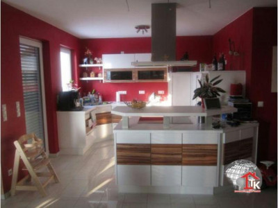 1-2 Familienhaus mit gehobener Ausstattung ab sofort verfügbar in Burgebrach