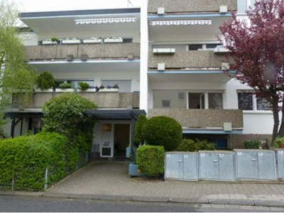 Schöne Wohnung mit Balkon und guter Verkehrsanbindung